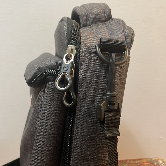 Never Used SwissGear Insulated Cooler Lunch Bag - Picture 8 of 15